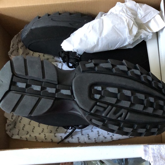 New Fila Boots - Picture 2 of 6